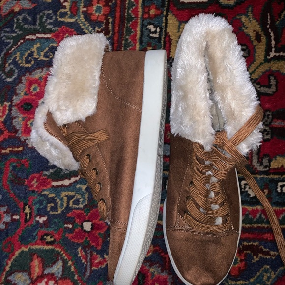 Payless fur lined sneakers - Picture 1 of 2
